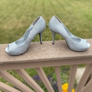 Silver NEVER WORN glitter heels! Size 9
